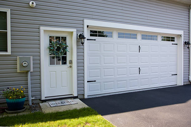 24/7 Emergency Garage Door Panel Replacement experts in Erwinville, LA